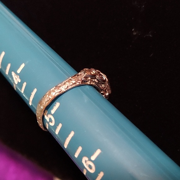 Silver Tone Filigree Style Ladies Ring - Picture 8 of 10